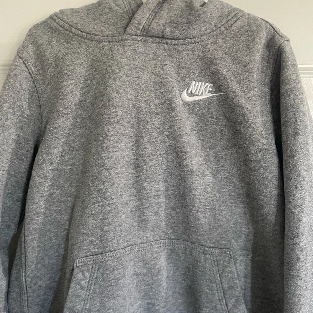 Nike Boys Small Gray Pullover Hoodie White Logo Kangaroo Pocket